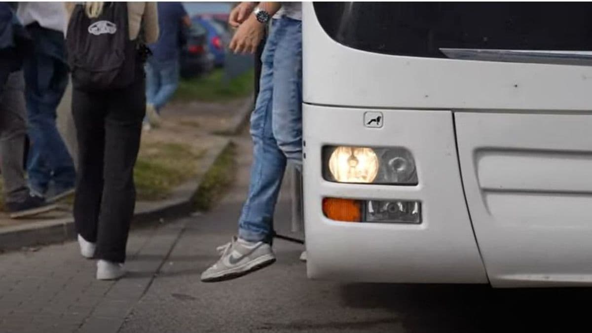 Lerobbant busz okozott fennakadást az autópályán!