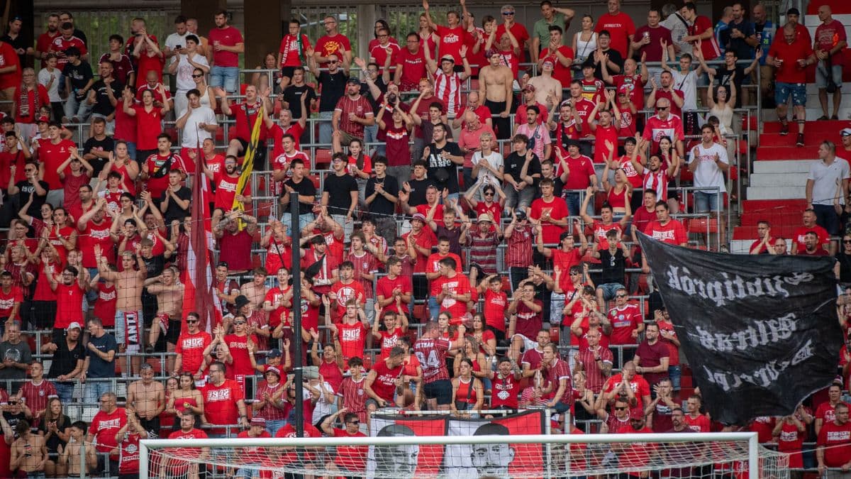 Ébresztőt fújtak a Loki ultrái: kemény üzenetet küldtek a DVSC játékosainak