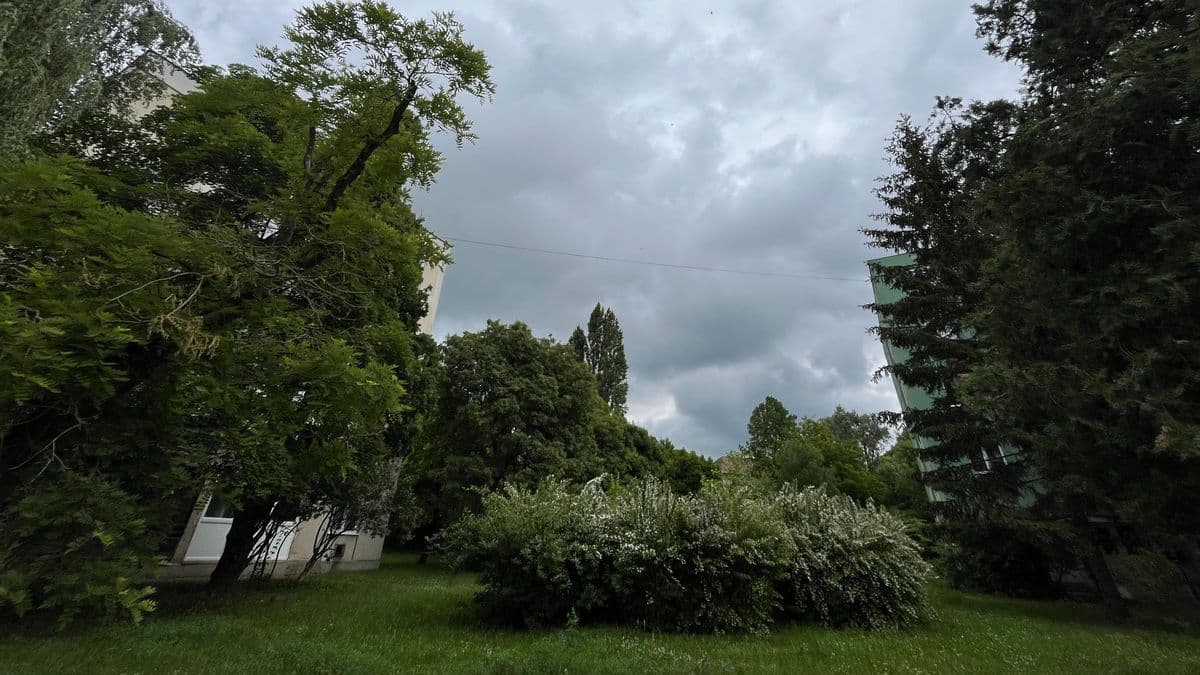 Pokoli meleg mellé villámlás és jégeső is jöhet – kiadták a figyelmeztetést Hevesre
