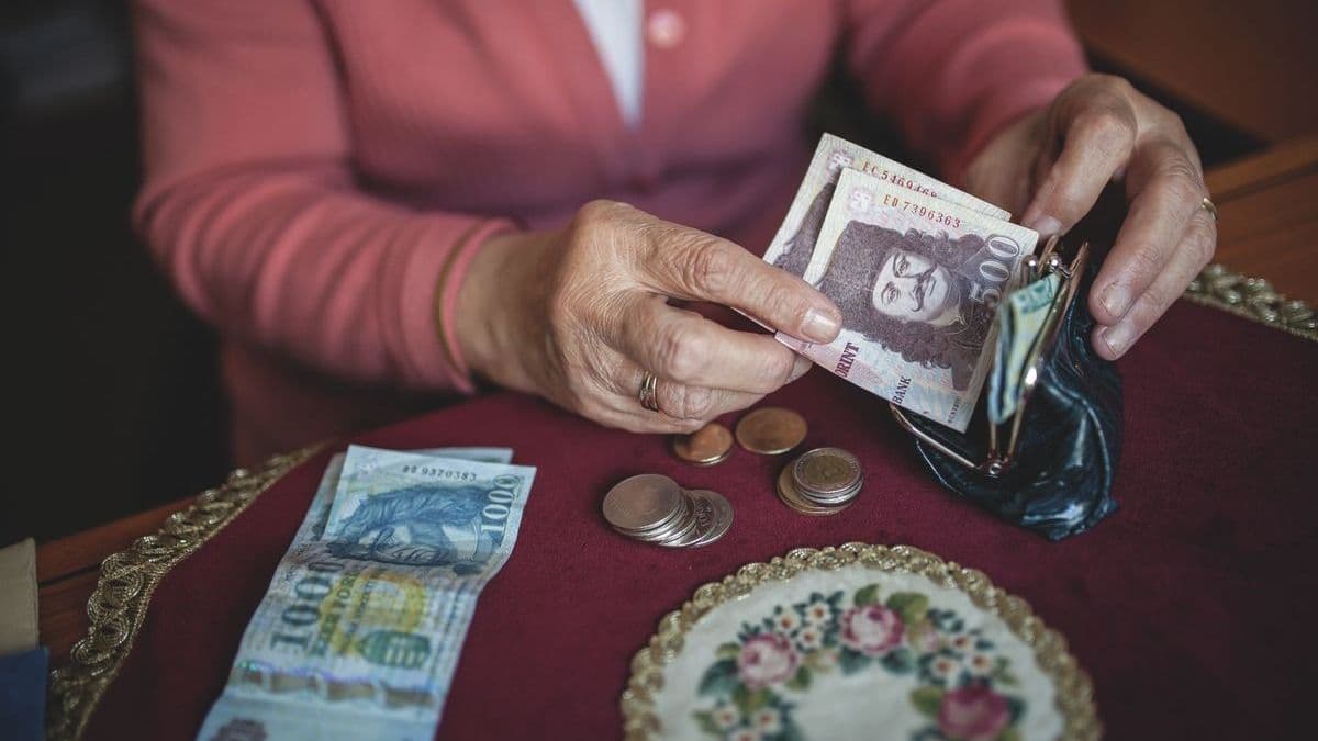 Rossz hír érkezett a nyugdíjprémiumról: hiába várják idén a hevesi idősek is!
