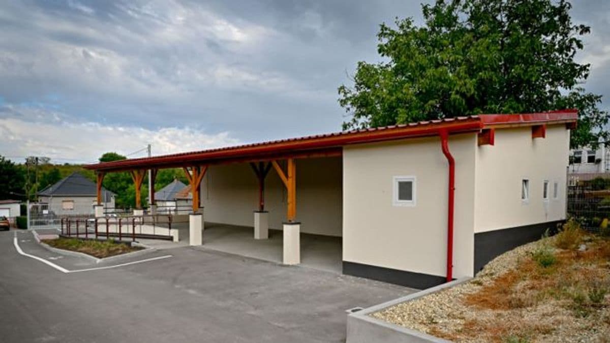 Termelői piac épült, megújult az önkormányzati közkonyha is Vécsen