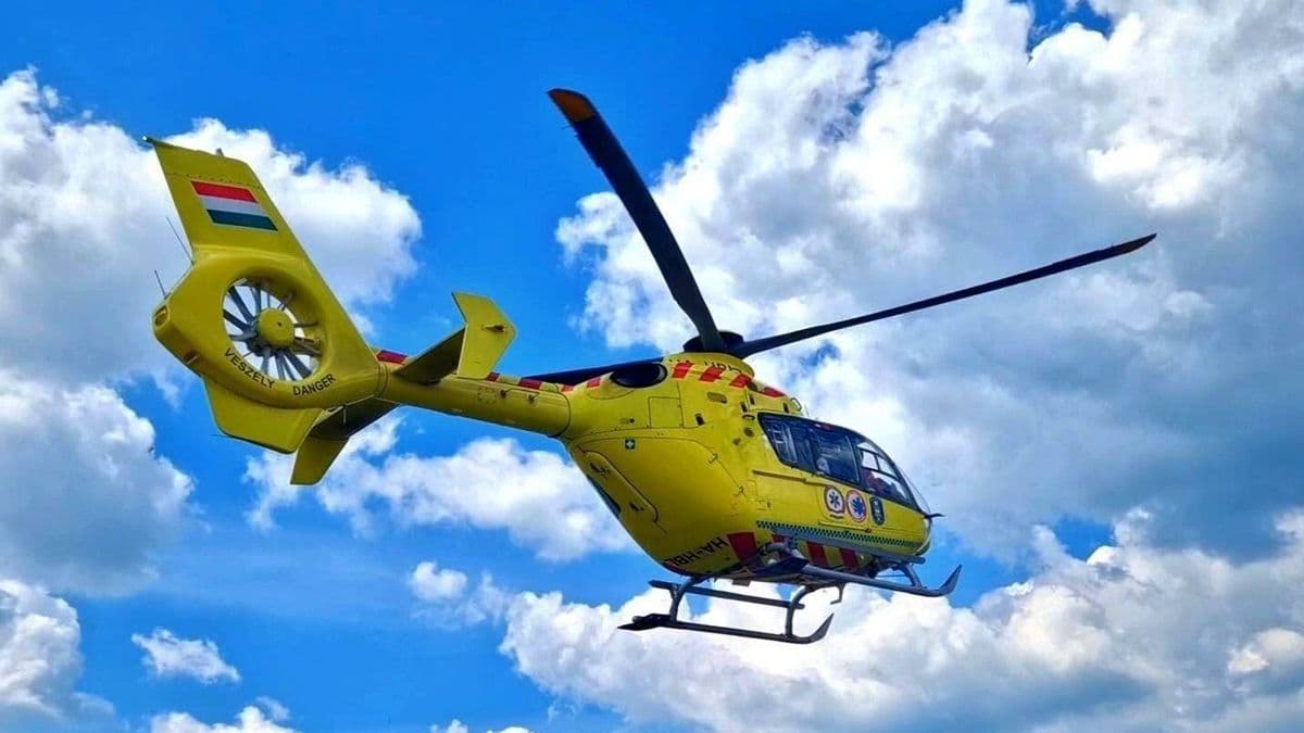 Súlyos motorbaleset történt, mentőhelikoptert riasztottak a népszerű útszakaszra
