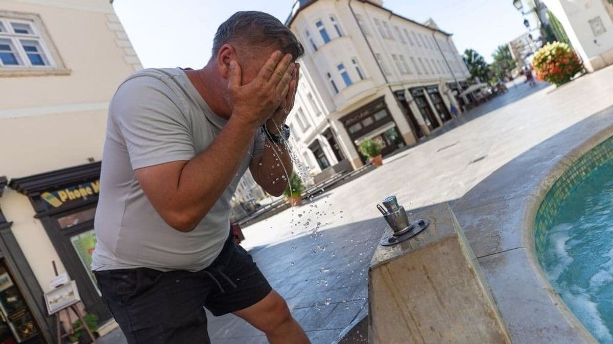 Ma kezdődik az embert próbáló hőség – 40 fok is lehet, vízosztás és változó kamionstop is jön