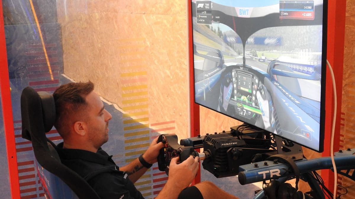 Soproni mérnök vezeti a Forma–1-es csapat e-sport-részlegét - videó, fotók