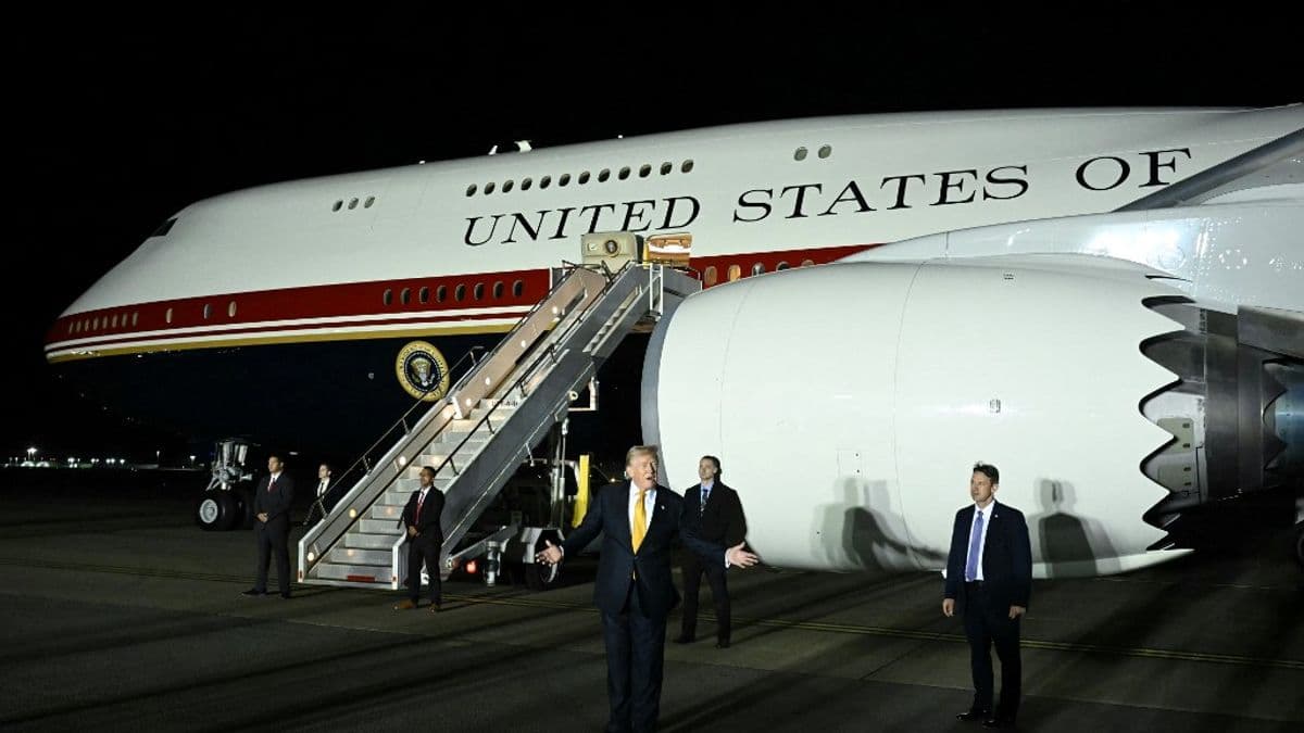 Egy csere, amelyet hetekig titkoltak: miért változtatták meg Trump útját?