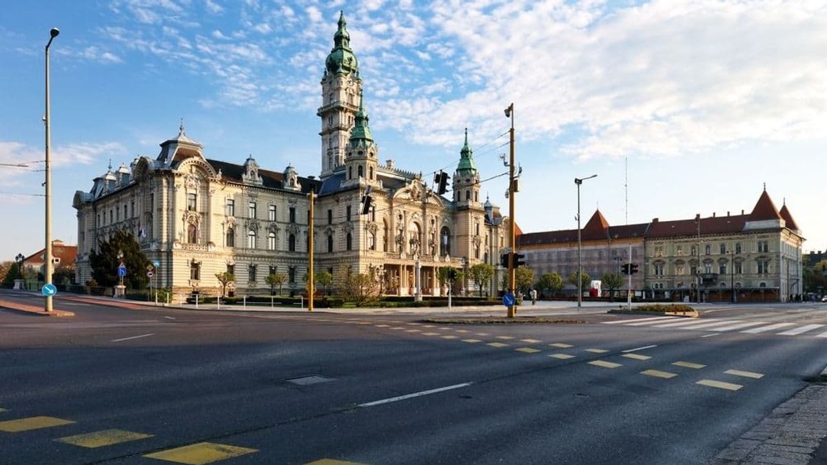 A hőség miatt zárva tart a győri polgármesteri hivatal a szombati munkanapon
