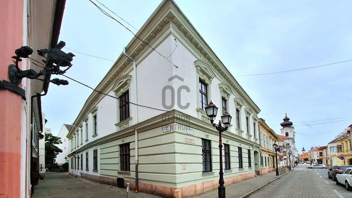 Pazar belvárosi panorámával: ebbe a két szobás lakásba is beköltözhetsz Győrben - Fotók