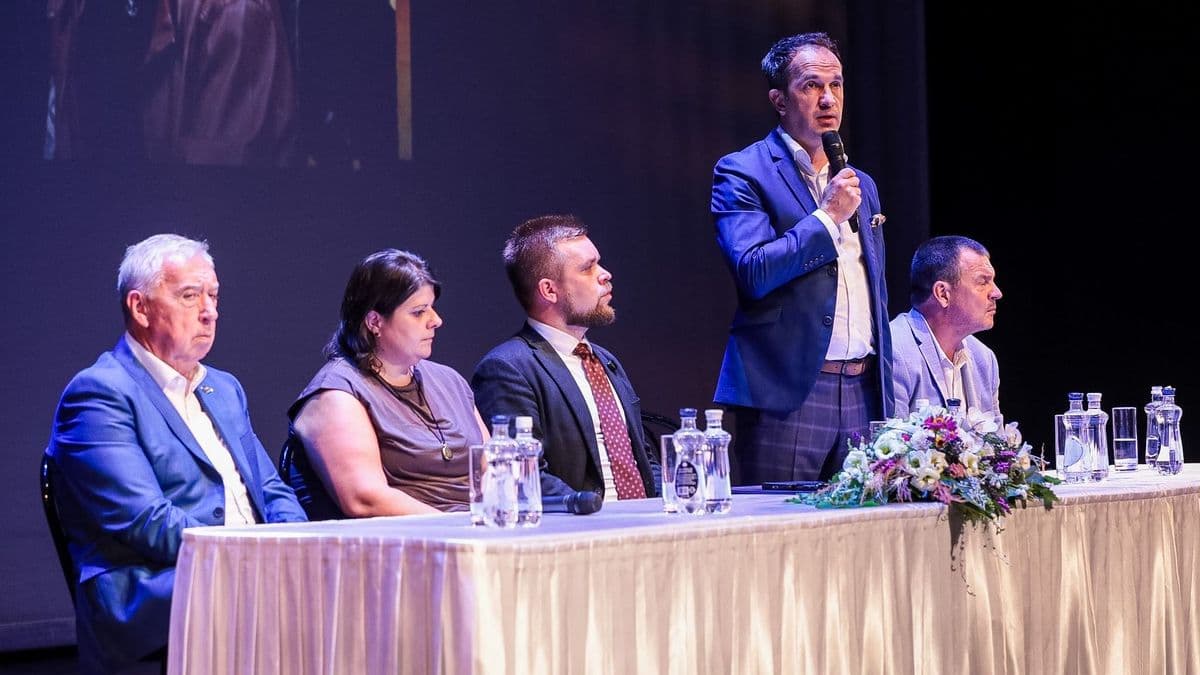 Újra megtelik élettel a színpad, kezdődik a Győri Nemzeti Színház jubileumi évada - fotók