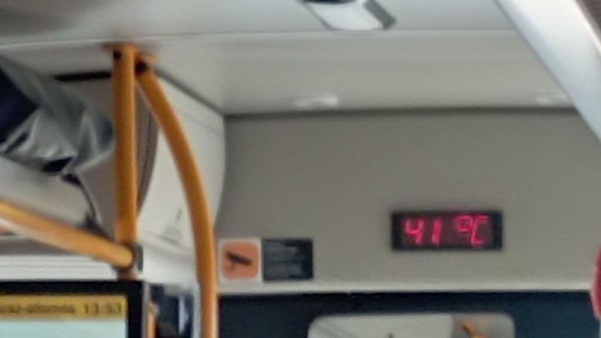 Pokoli hőség a Győrből induló balatoni buszon: 41 fokot mértek odabent – fotó