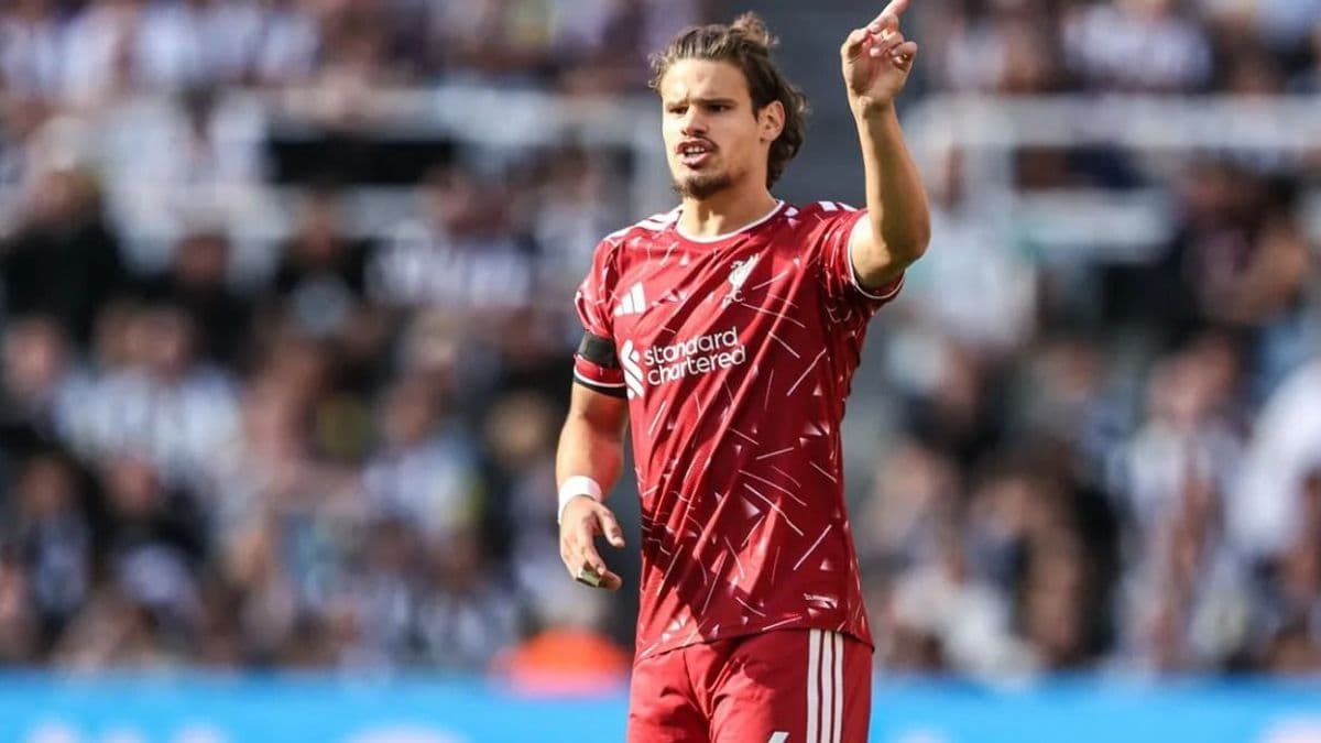 Áll a bál Liverpoolban Kerkez Milos körül