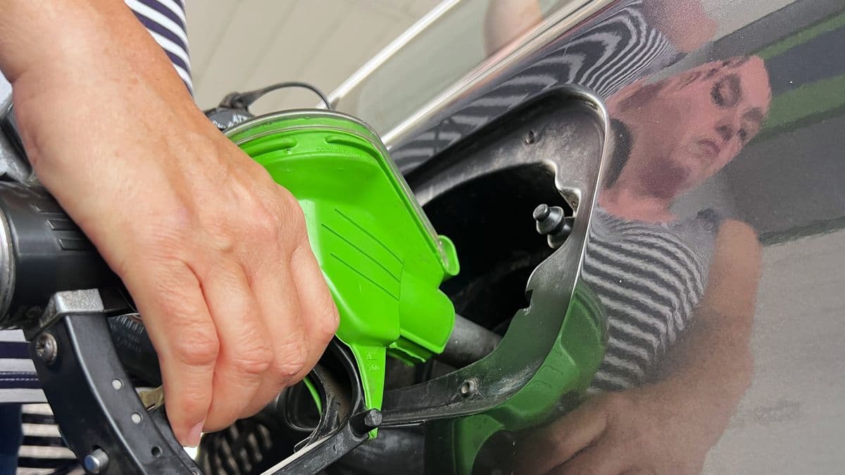 Kilőtt a dízel ára a kutakon, megemlegetik az autósok a védett ár kivezetését