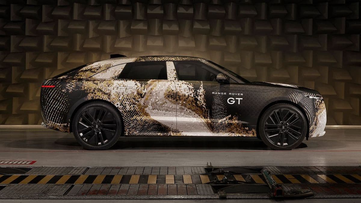 Magas túrakupéval bővíti a választékát a Range Rover