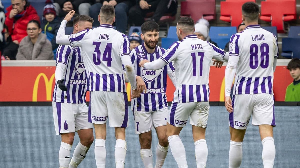 Nyert az Újpest a Debrecen ellen, a gyilkos melegben egy játékos rosszul lett