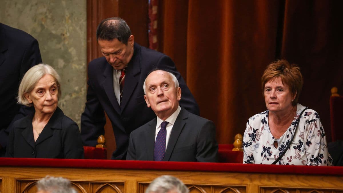 Baka Andrásnak hamarosan papírja lehet arról, hogy illegitim államfő