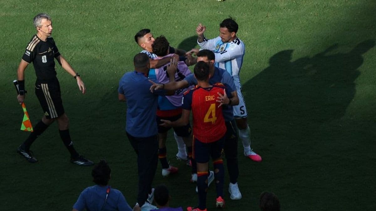 Lesújtott a FIFA az argentinokra, de egy spanyol sem úszta meg a vb-döntőt követő balhét