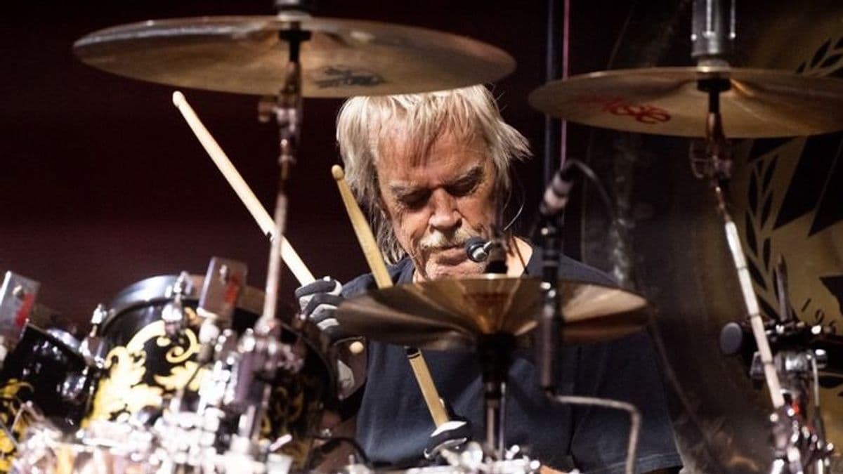 Meghalt Frank Beard, a ZZ Top legendás dobosa