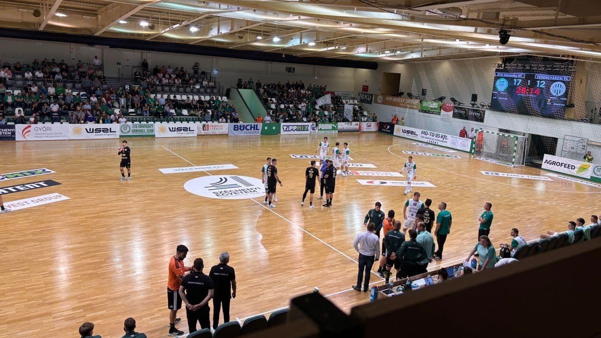 Különös ok miatt szakad félbe a Fradi NB I-es meccse - videó