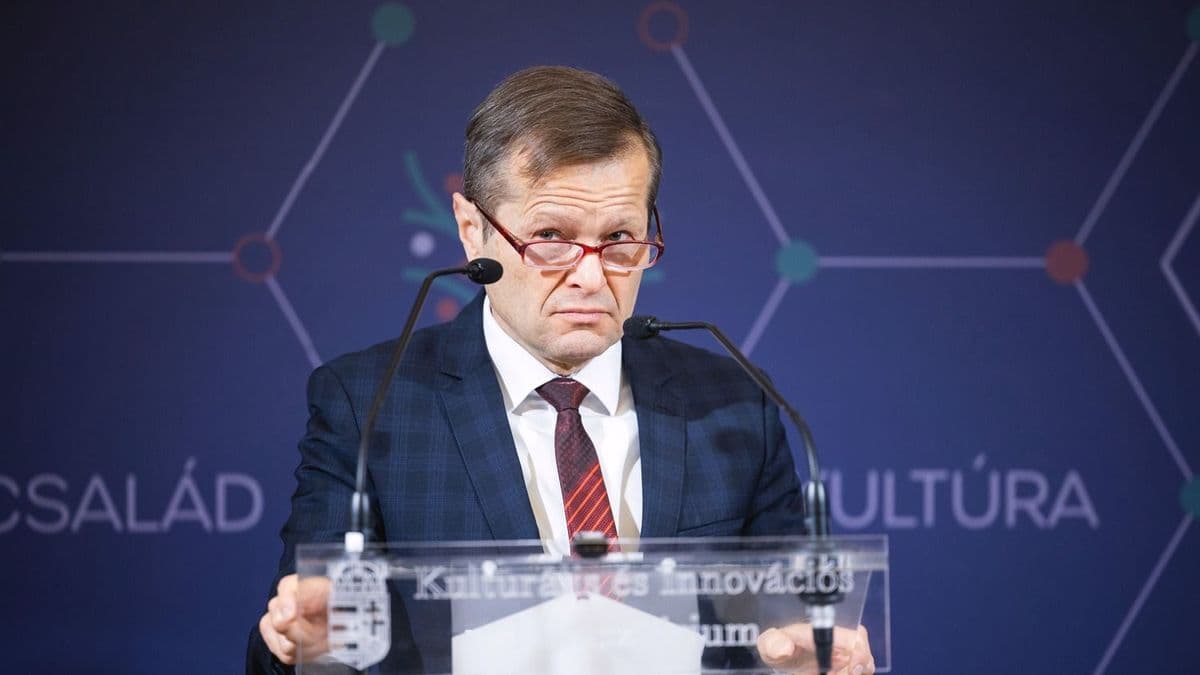 Nem érdekli az MTA-t a Nobel-díjas fizikus véleménye, hallgat a kormány tudományos világ ellen folytatott hadjáratáról