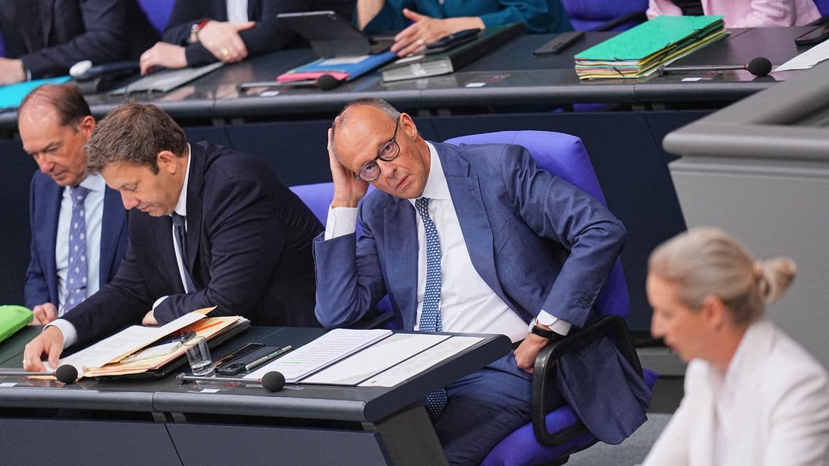 Elszabadultak az indulatok a német parlamentben, egymásnak feszült Weidel és Merz + videó