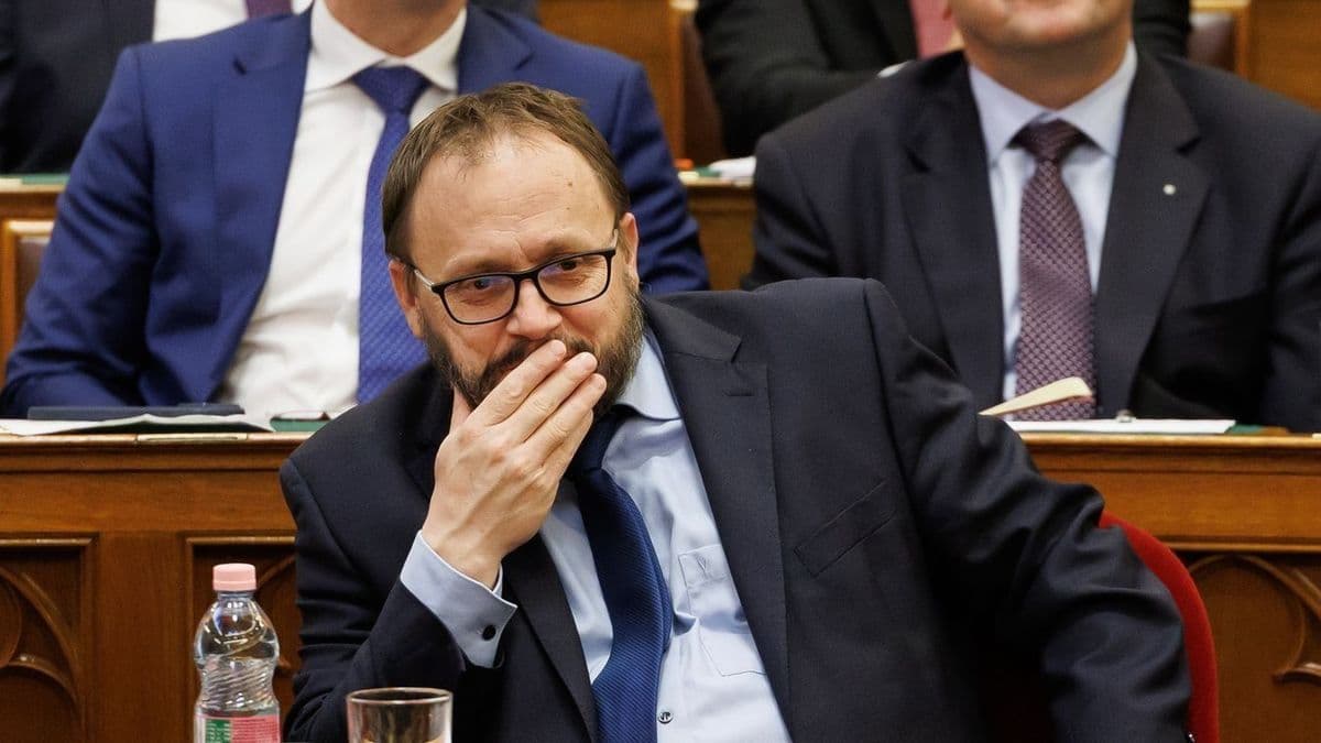 Több mint kétszázmillió forintot vont meg Csepeltől a pénzügyminiszter, a polgármester magyarázatot vár