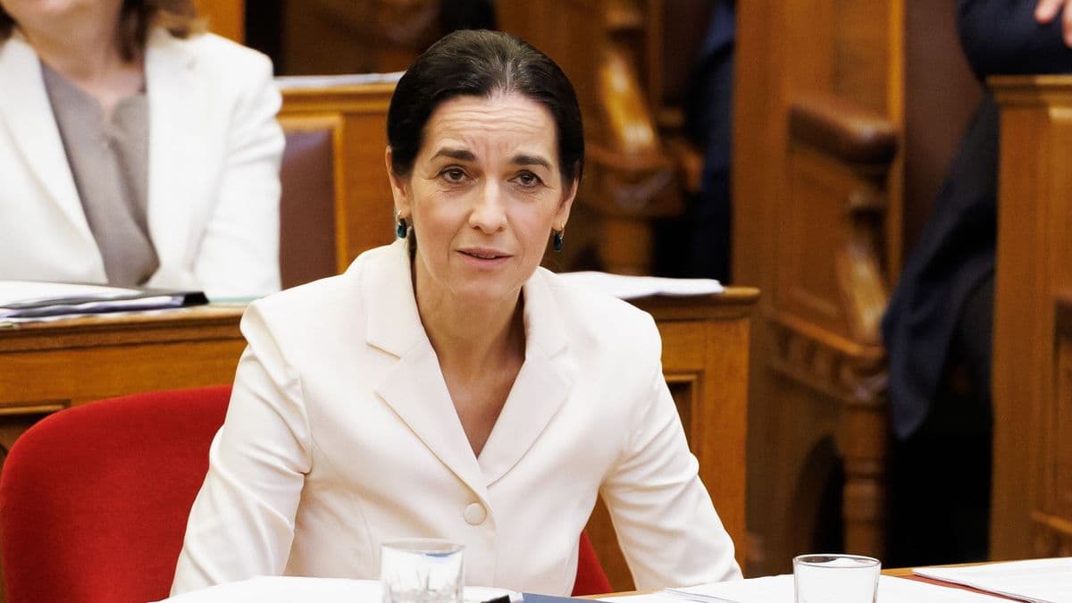 Orosz diplomatákat utasított ki Orbán Anita