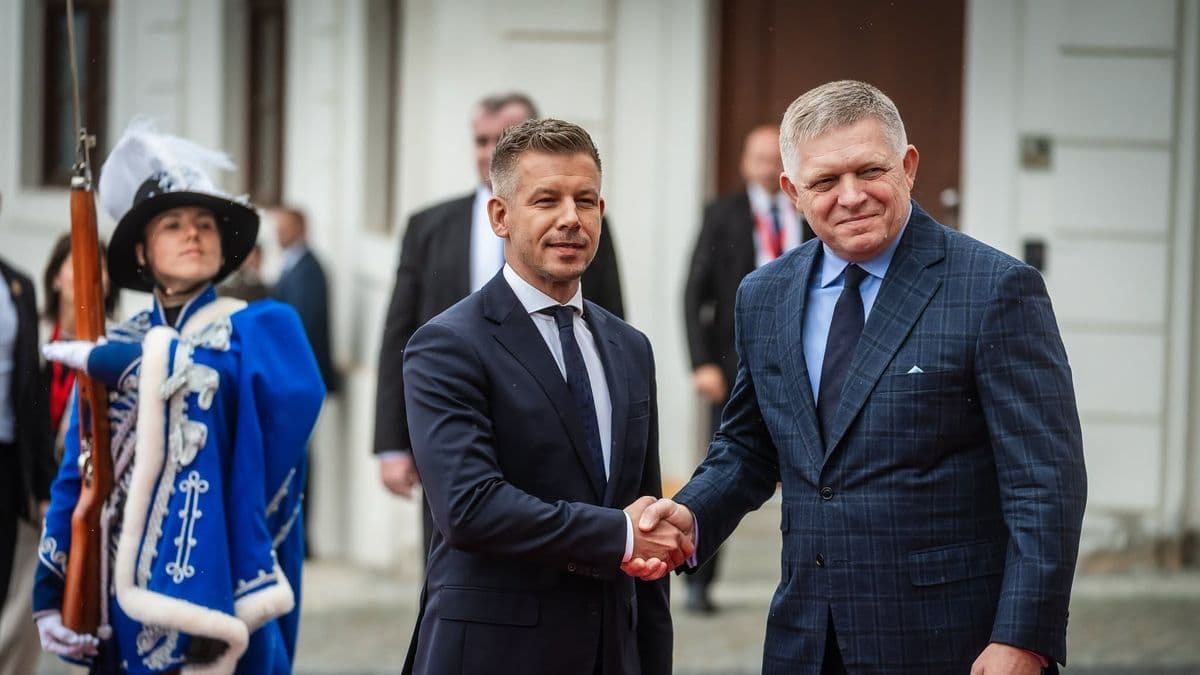 Köntörfalazott Magyar Péter, hogy mikor veti fel Robert Ficónál a Benes-dekrétumokat + videó