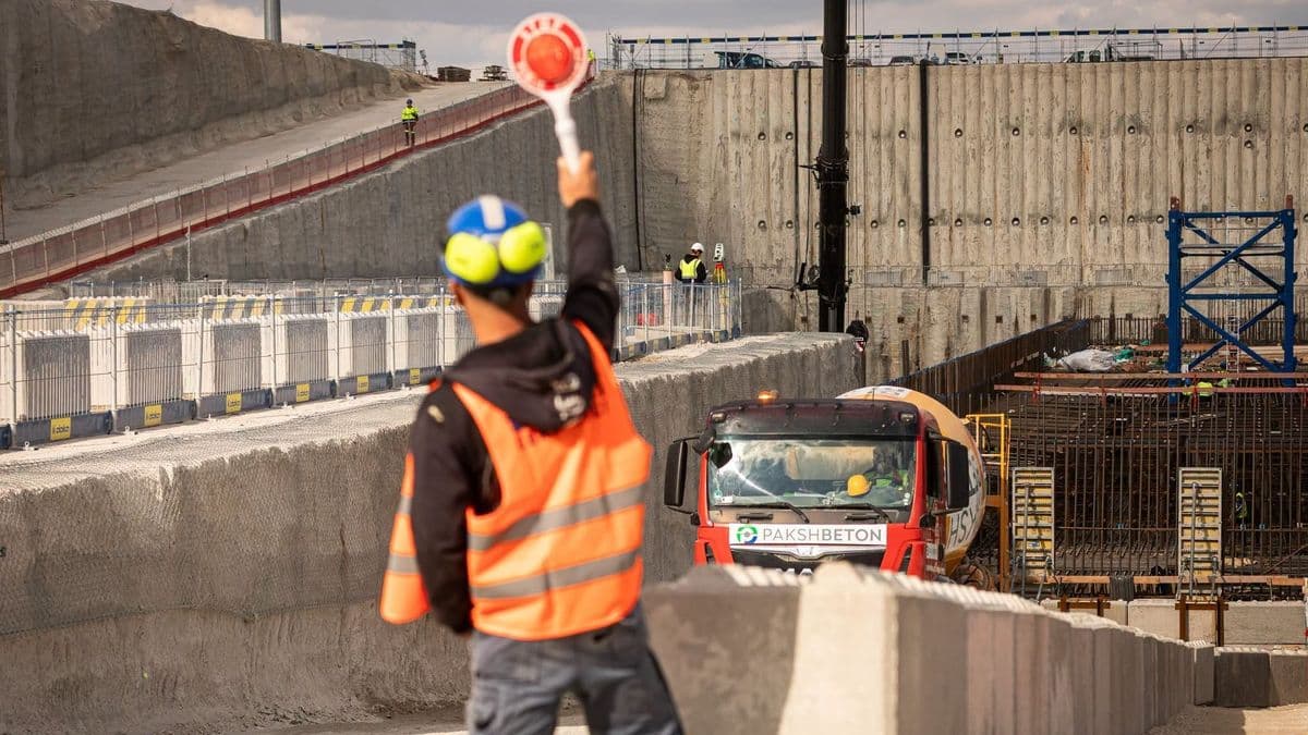 Politikai széljárás fújhatja el Paks II-t? Újabb pletykák jelentek meg egy külföldi lapban