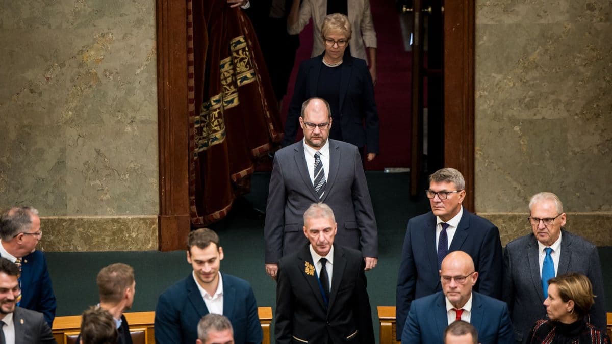Bocsánatot kért a Klubrádiótól Pressman pénzosztó embere