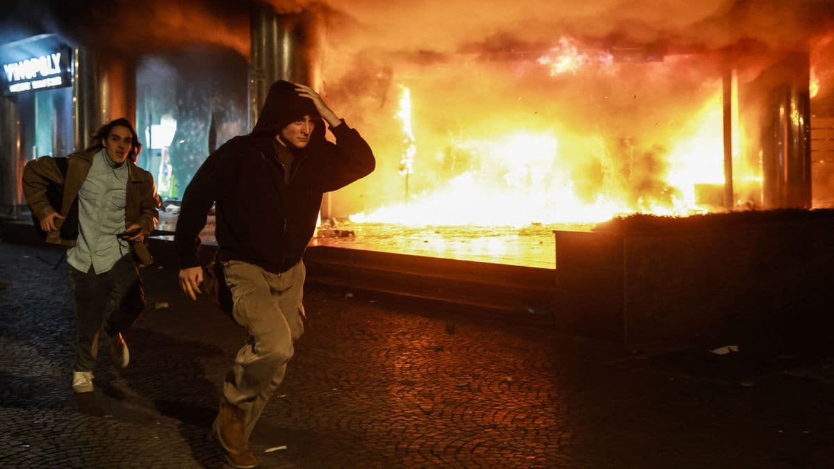 Tirana lángol a diáktüntetések után
