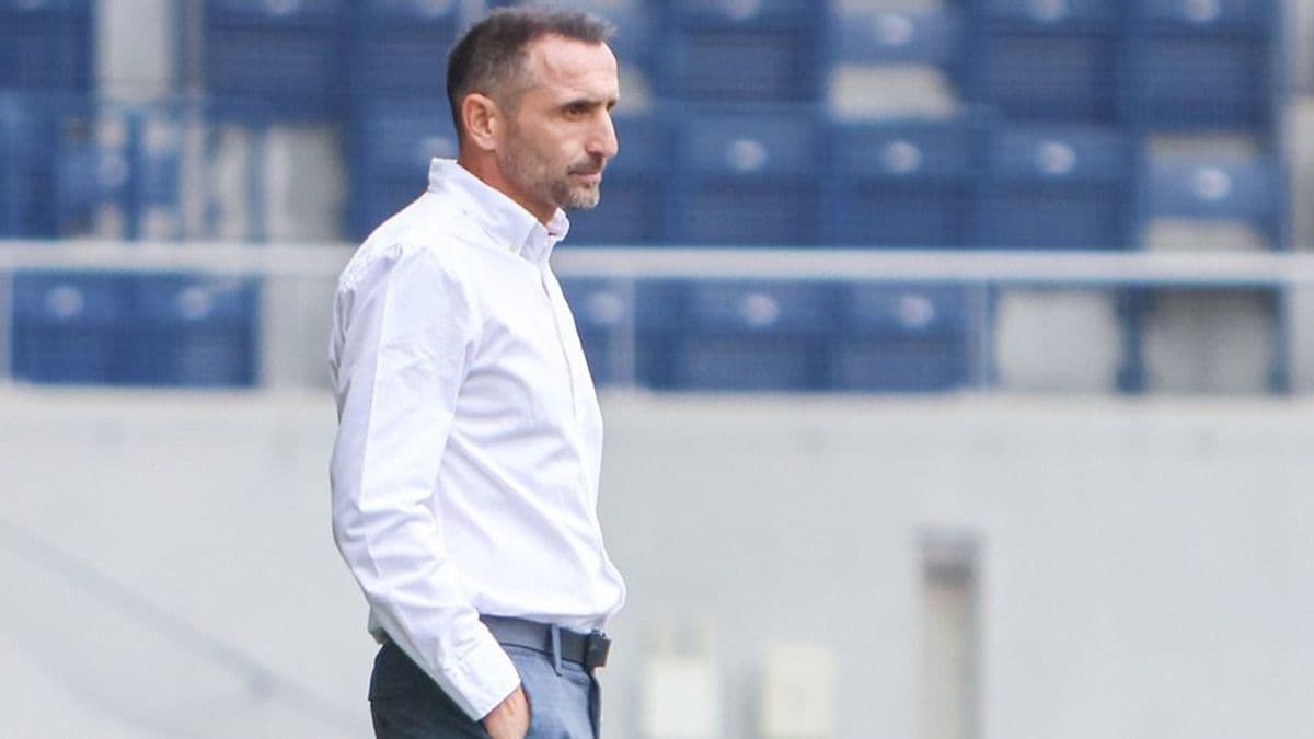 Erős Gábor lemondott, mégis ő maradhat a Vasas edzője – sajtóhír