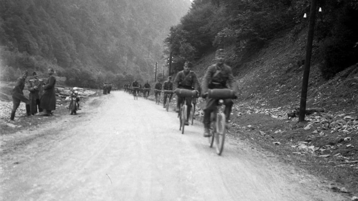 Biciklivel a hazáért – új könyv tárgyalja a „Balogh Ádám” m. kir. 15. kerékpáros zászlóalj történetét