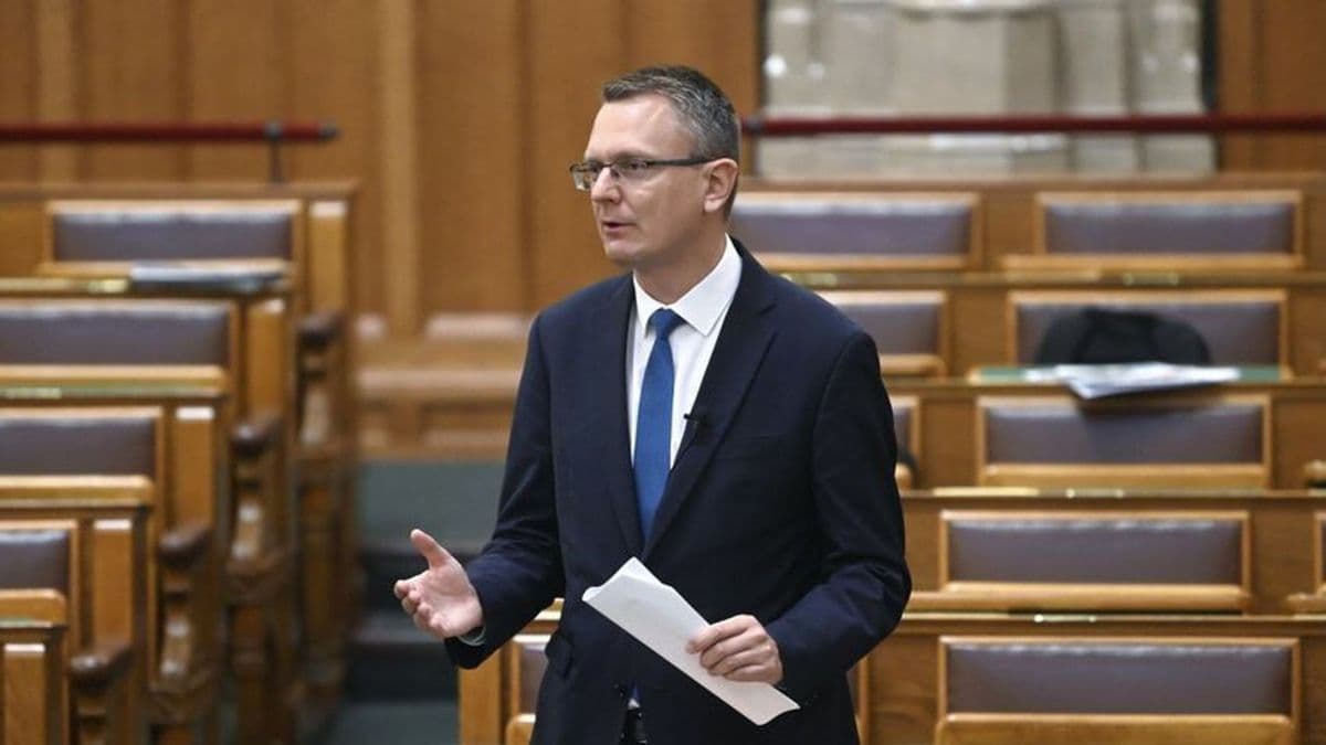 „Aki erőszakkal távolítja el a köztársasági elnököt, és még büszke is rá, az az ország bármely polgára ellen képes erőszakra”