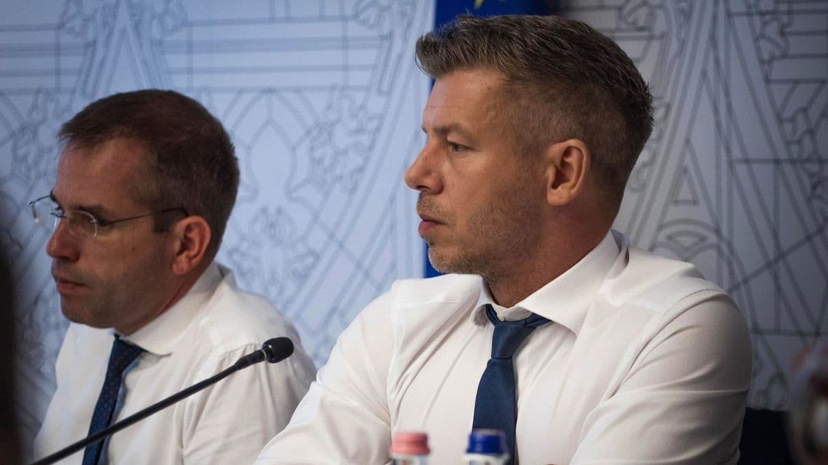 Ruff Bálinték senkit nem kímélnek: iskolai alapítványok, beteg gyerekeket segítő szervezetek és állatvédő civilek is listára kerültek
