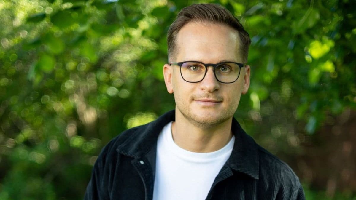 Az új „közmédiában” a kormánnyal szembeni kritikus hangot Horn Gábor jelenti