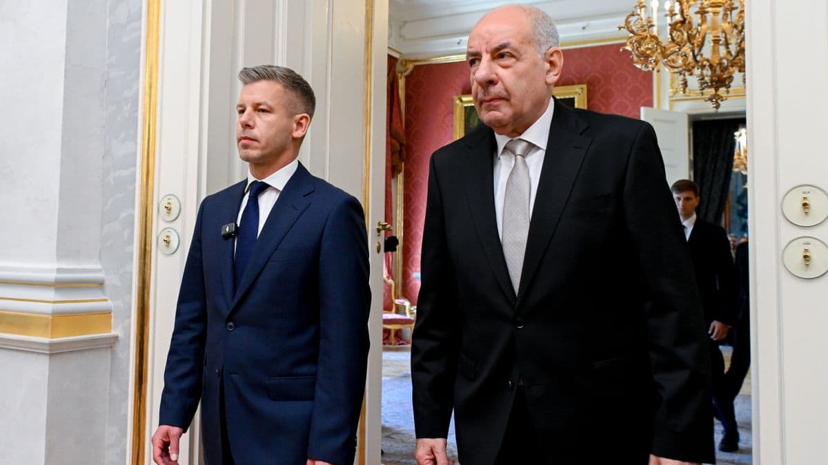 Félelemkeltő hatalomfelfogás – elnöki határozat is született az Alaptörvény-módosításról