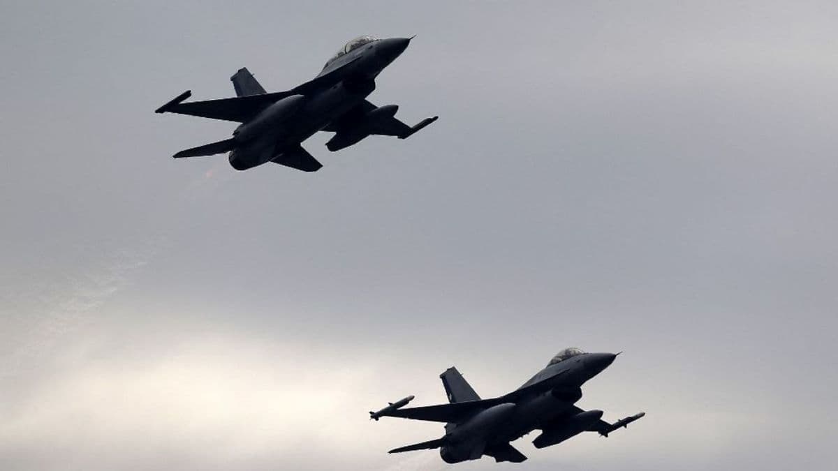 Rejtélyes módon zuhant le egy ukrán F-16-os