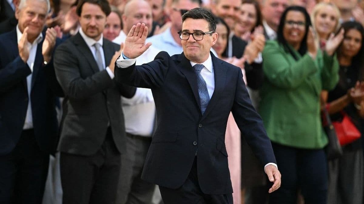 Meghozta első döntéseit az új brit miniszterelnök: átalakította a kormányt