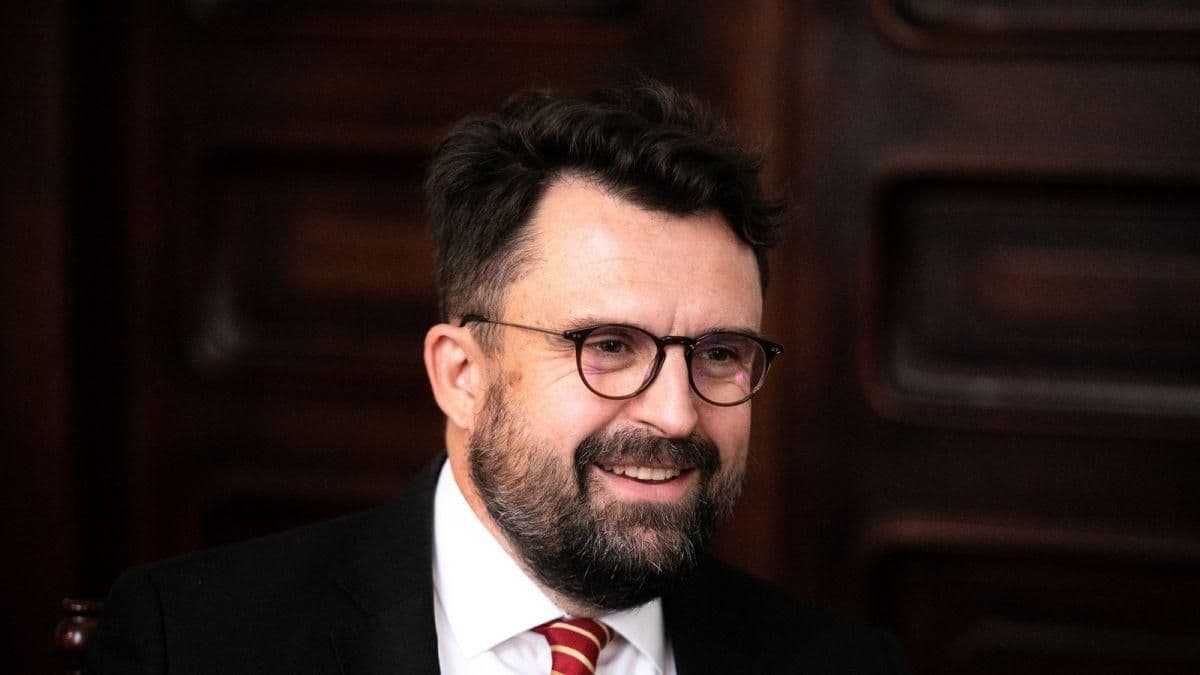 Megválasztották Sonnevend Pált alkotmánybírónak