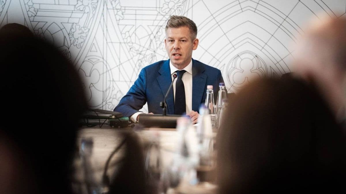 Magyar Péter új embert küld az IMF-hez