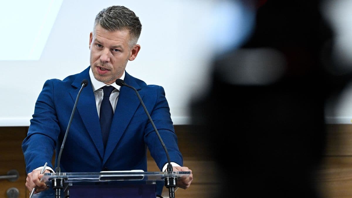 Gyalázatos módon viselkedett a Hír TV riporterével, Ferkó Dániellel szemben Magyar Péter!