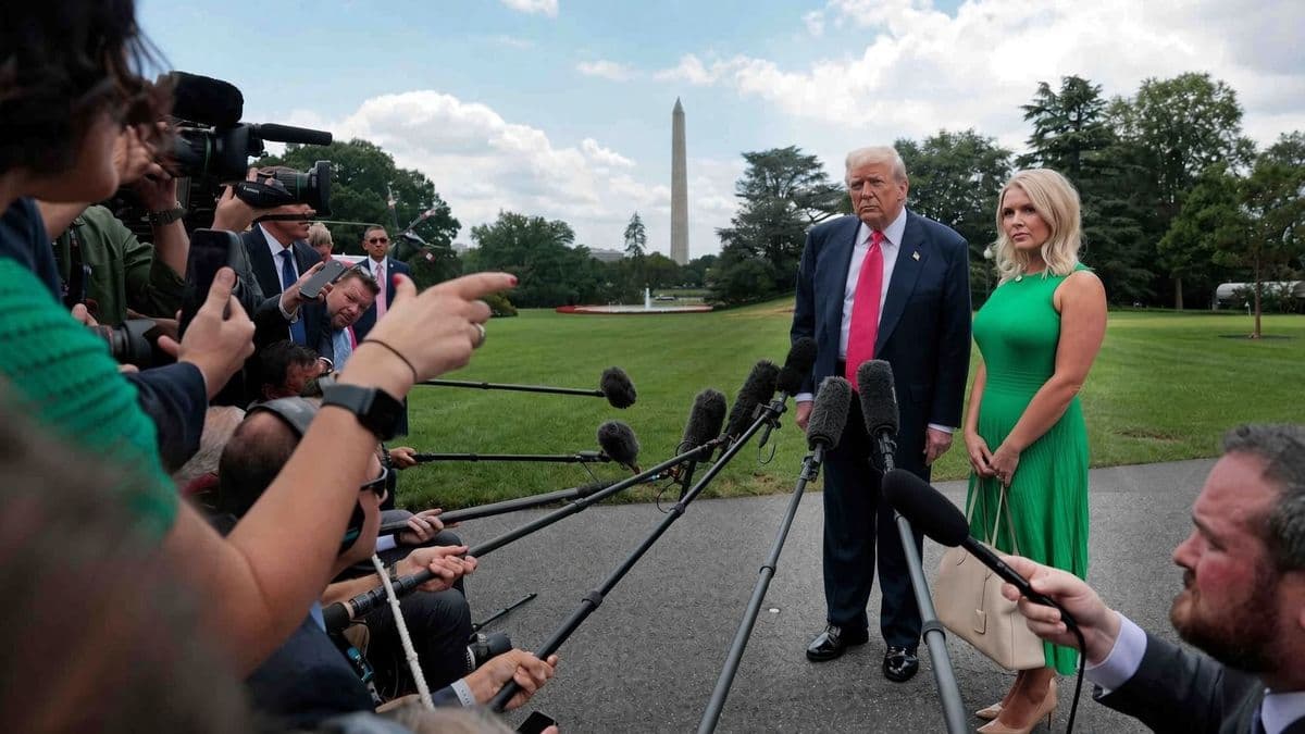 Emlékszik még a Fehér Ház szóvivőjére, akit Orbán anno kölcsön akart kérni Trumptól? Távozik posztjáról, ám nem megy messzire