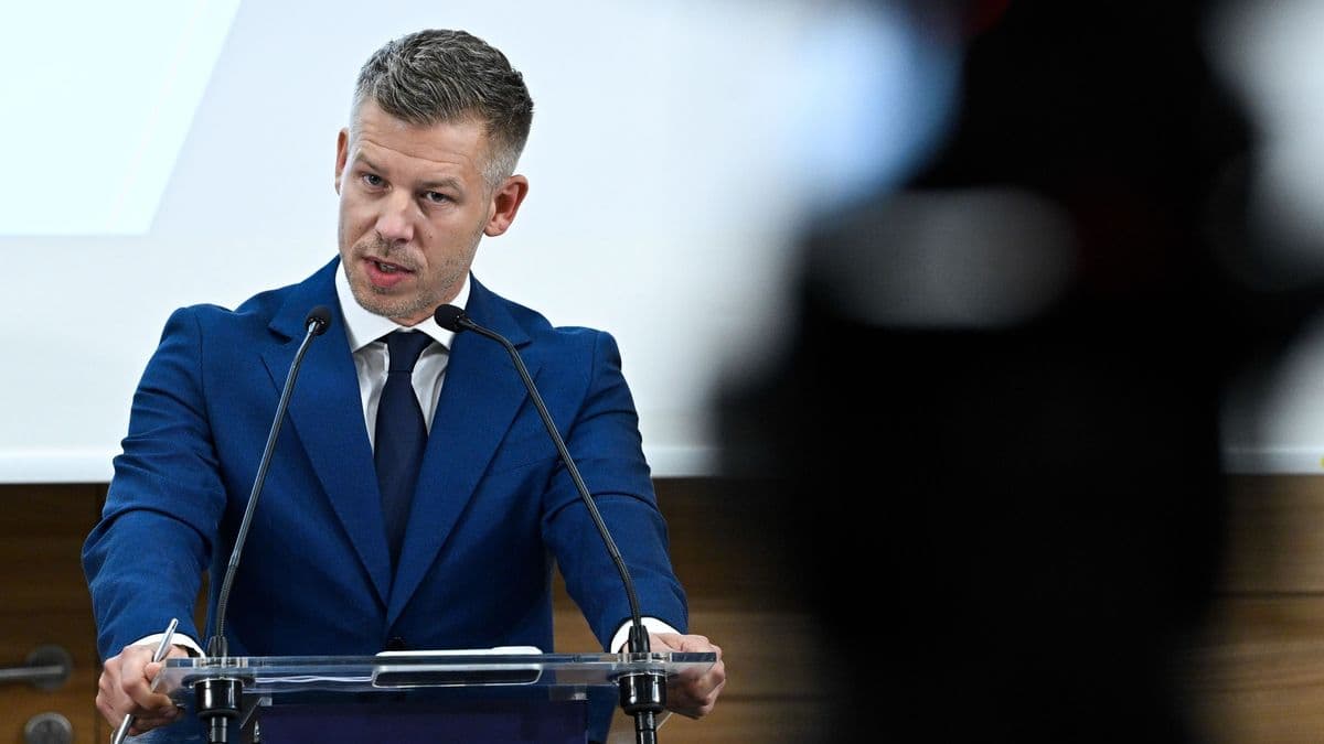 A válságkezelési felelősség most a szinte csak null-kilométeres vezetőkön, illetve a túlmozgásos miniszterelnökön van!