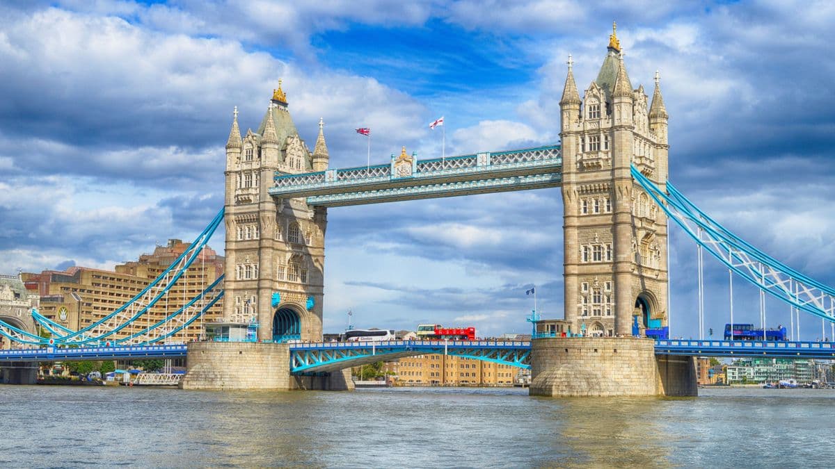 Távozik Londonból az orosz nagykövet, Moszkva rögtön üzent is