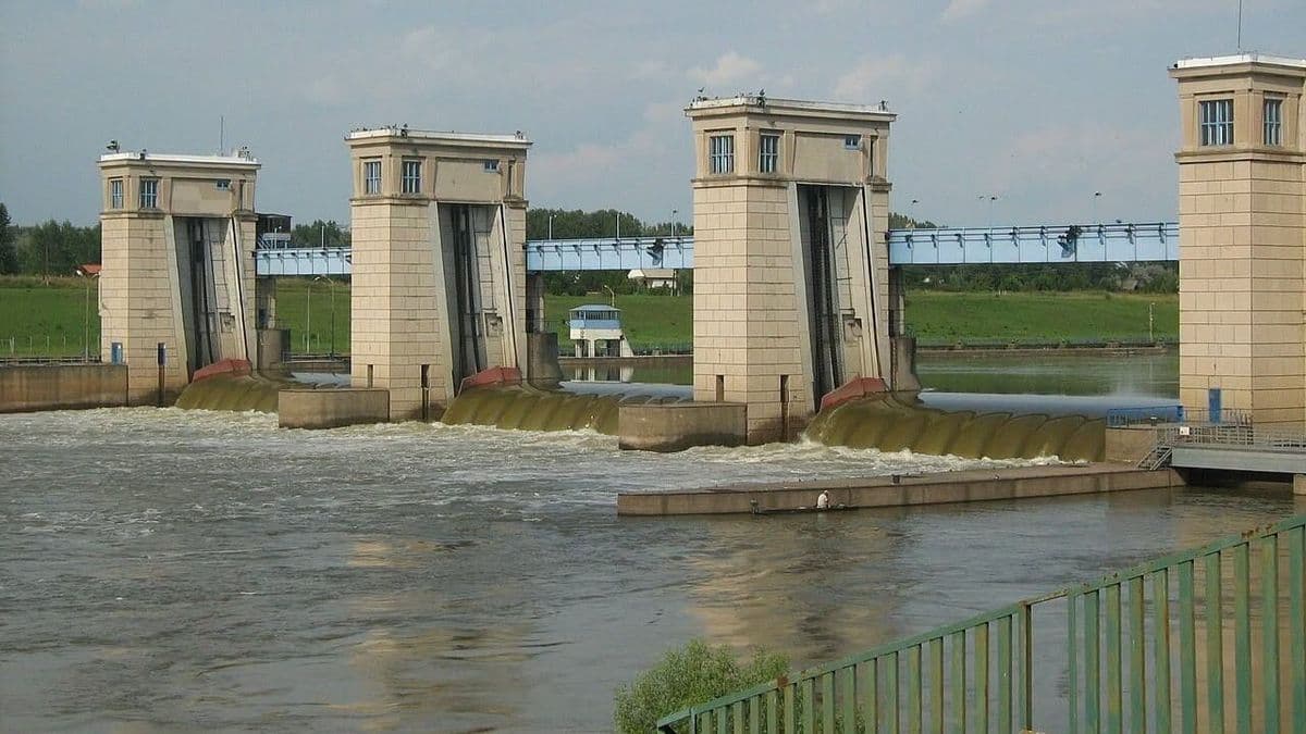 A rendkívüli aszály miatt leállt a Tiszalöki Vízerőmű