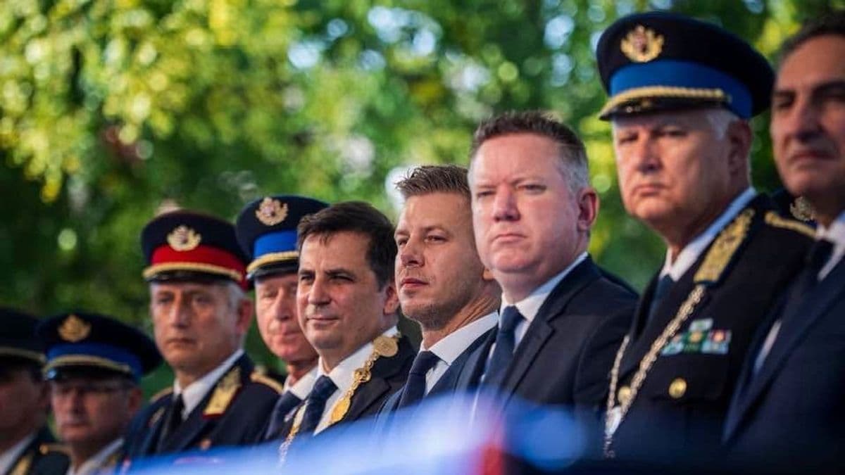Béremelés helyett egy darab szabadnapot kaptak születésnapjukra a rendőrök a Tisza-kormánytól
