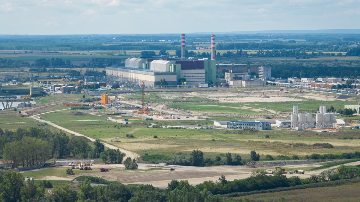 Annyira alacsony a Duna vízszintje, hogy megint csökkenti egy paksi blokk teljesítményét