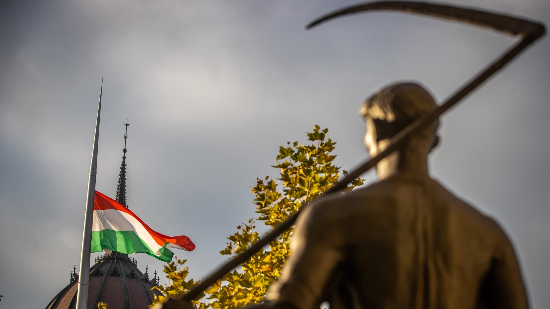 Rendkívüli ülést hirdetett a parlament, nagyon fontos szavazás került napirendre