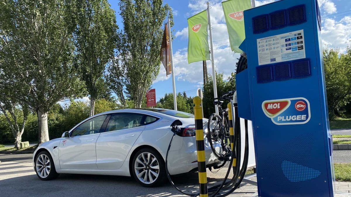 Ebben a két déli parti városban ultragyors elektromosautó-töltőkkel erősít a Mol