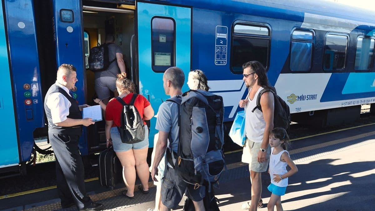 Éjszakai mentesítővonatokat indít a MÁV a zamárdi STRAND Fesztivál miatt