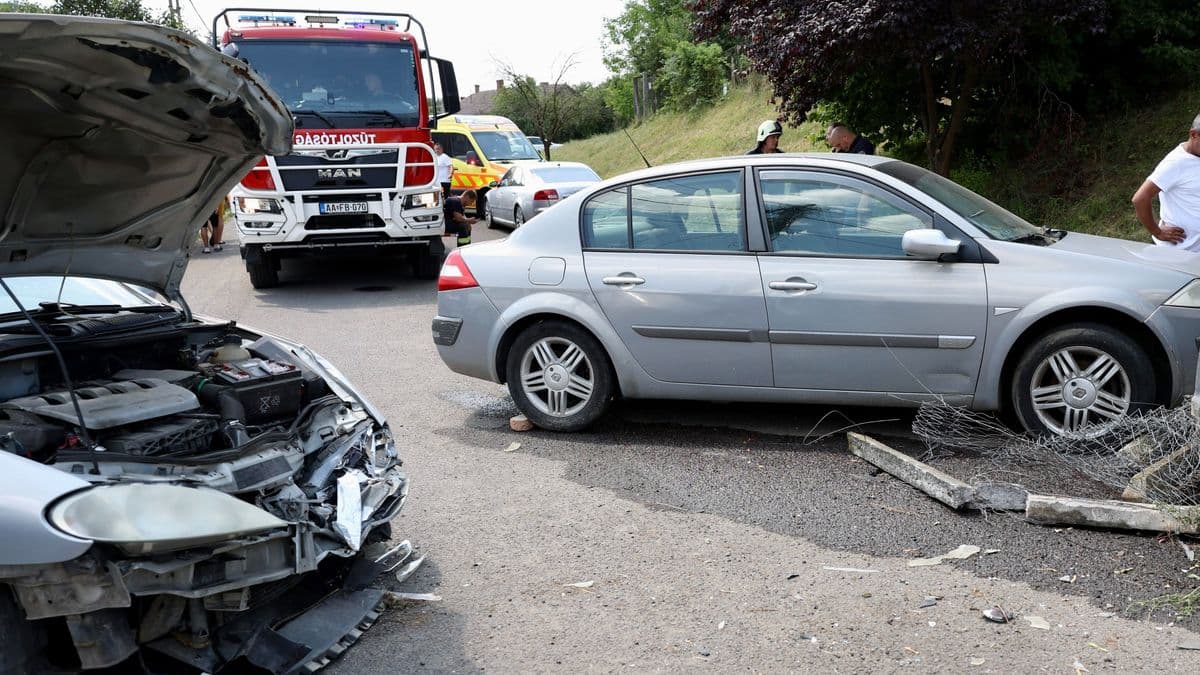 Két autó csapódott egymásnak Siófokon – félpályás útlezárás a 7-es főúton